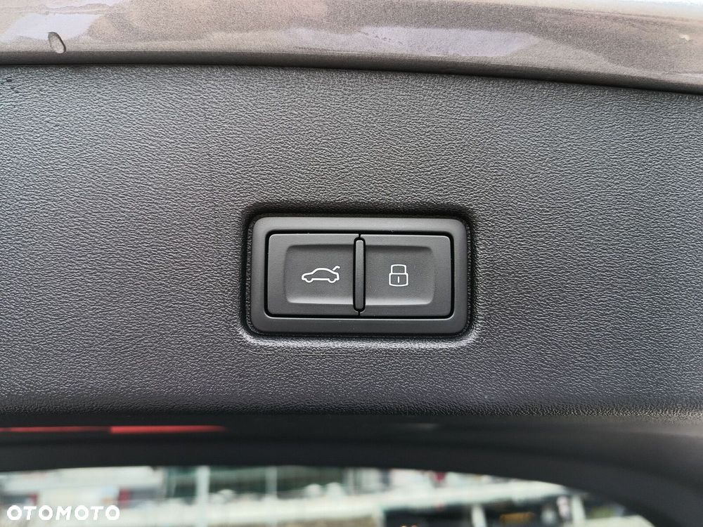 Audi Q4 e-tron 45 82kWh Quattro S Line - 32