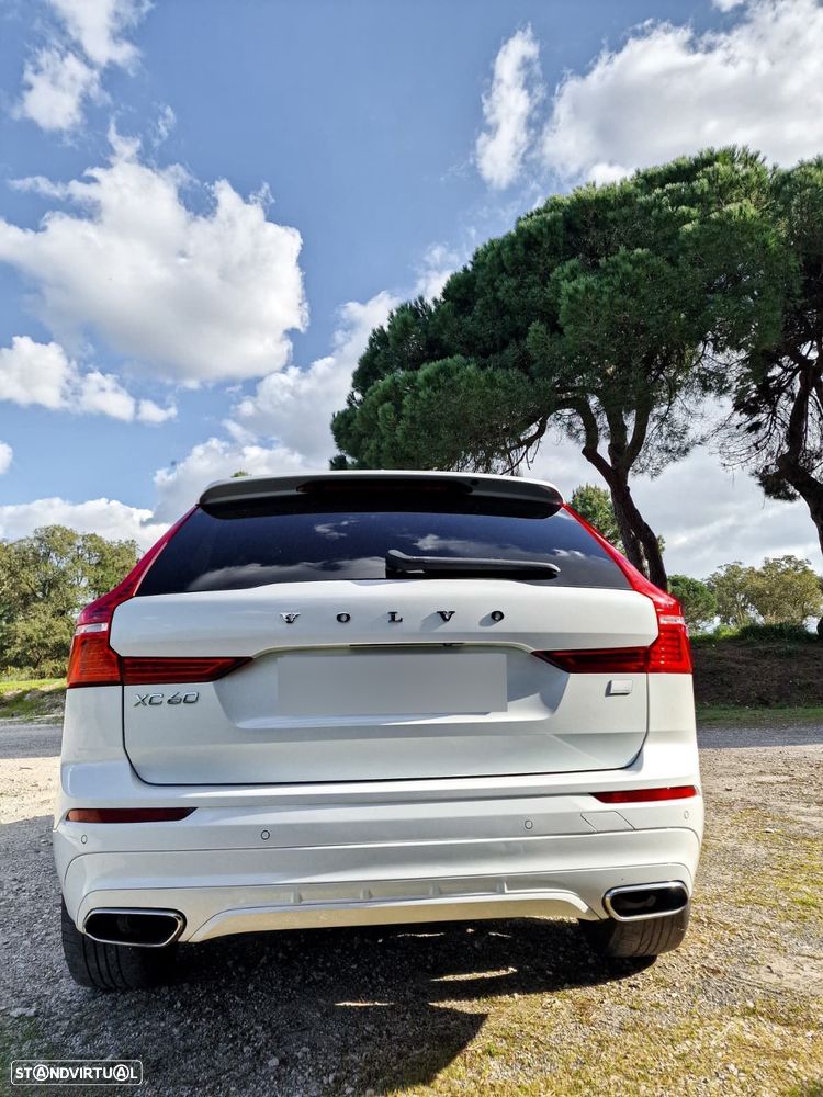 Volvo XC 60 2.0 T6 PHEV R-Design AWD - 14