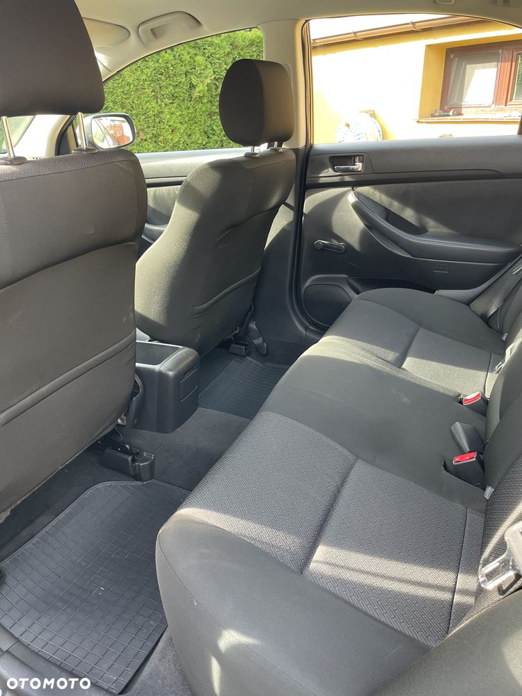 Toyota Avensis 2.0 D-4D Luna - 10