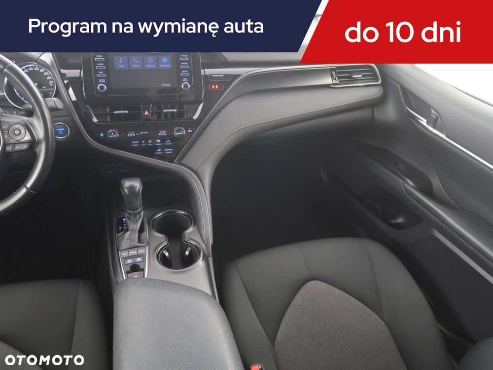 Toyota Camry - 10
