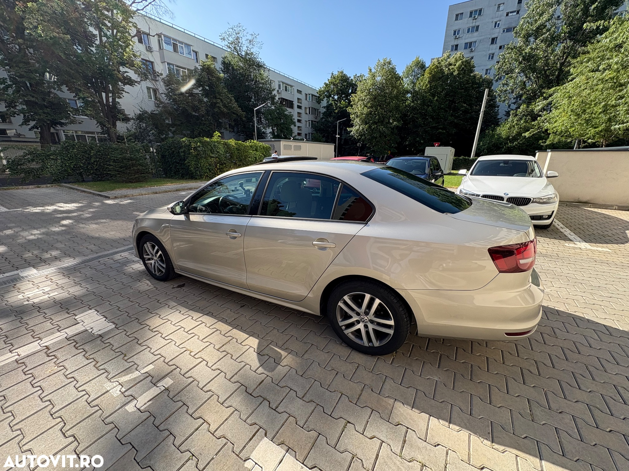 Volkswagen Jetta 2.0 TDI DSG Highline - 13