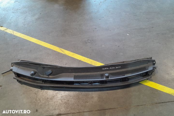 Grila stergatoare 55784-0H040 Toyota Aygo 2 [2014 - 2020] Hatchback 1 - 1