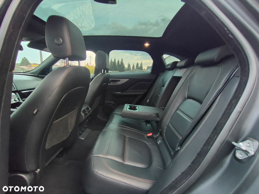 Jaguar F-Pace 2.0 i4D AWD Portfolio - 28