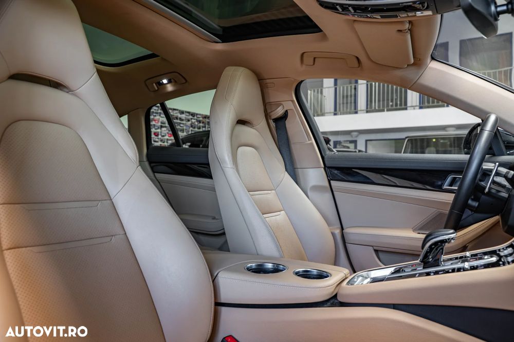 Porsche Panamera 4 E-Hybrid - 7