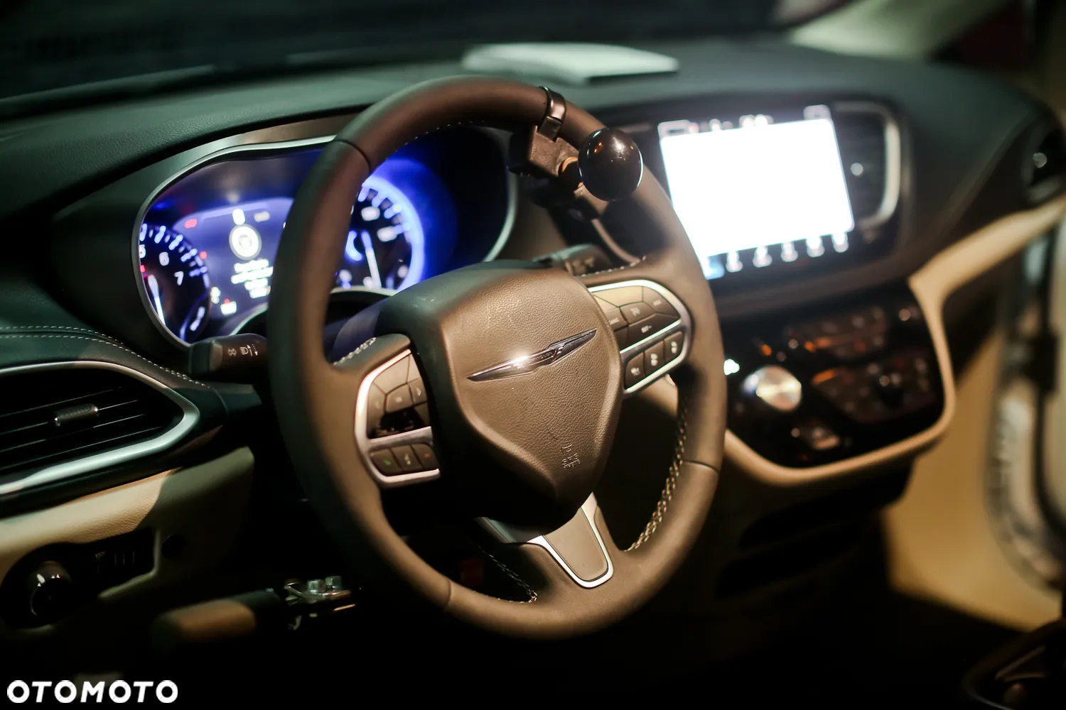 Chrysler Pacifica - 13