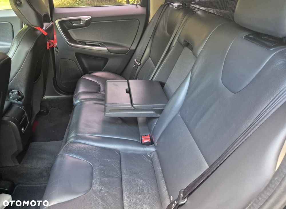 Volvo XC 60 D3 Summum - 11