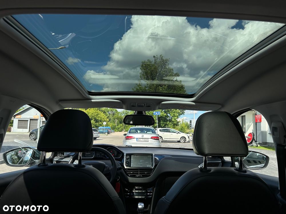 Peugeot 2008 1.6 e-HDi Allure S&S - 30