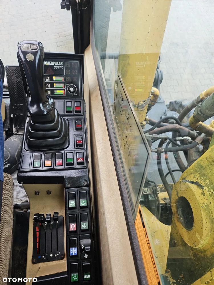 Caterpillar 312 - 9