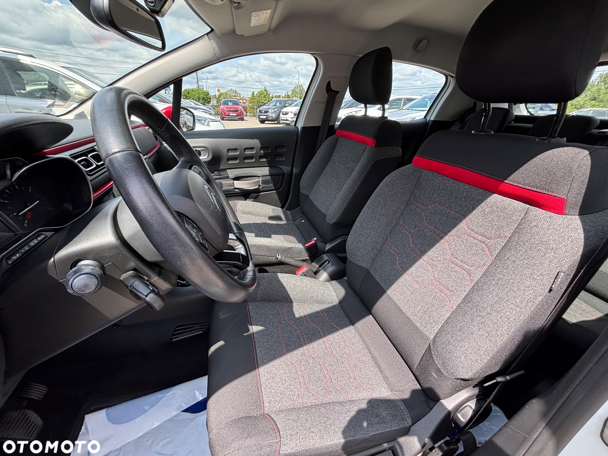 Citroën C3 1.2 PureTech Shine - 22