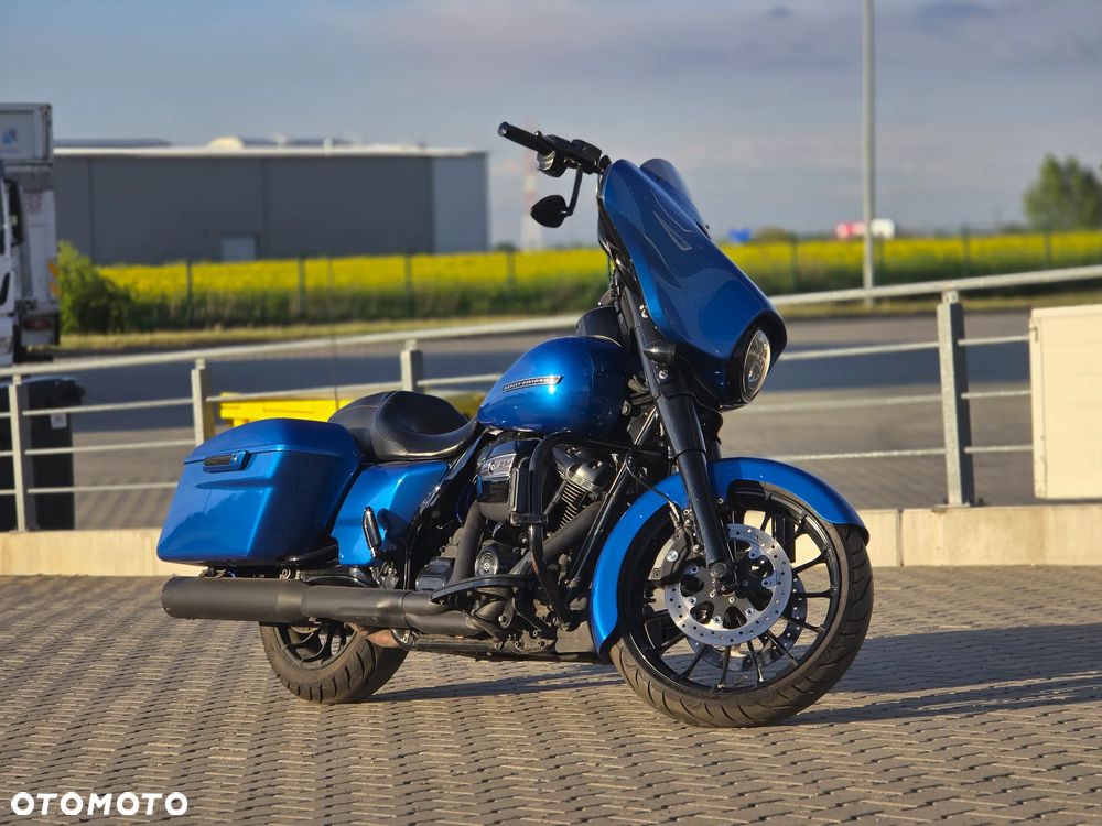 Harley-Davidson Touring Street Glide - 2