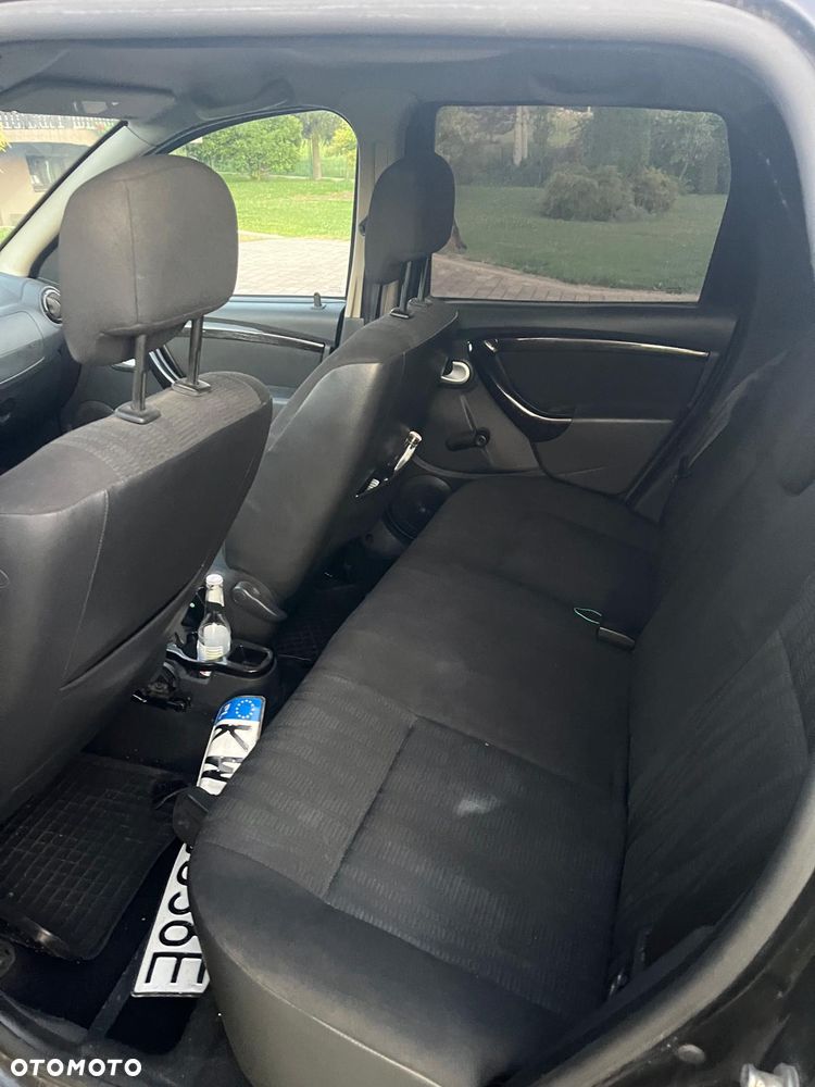 Dacia Duster 1.6 - 13