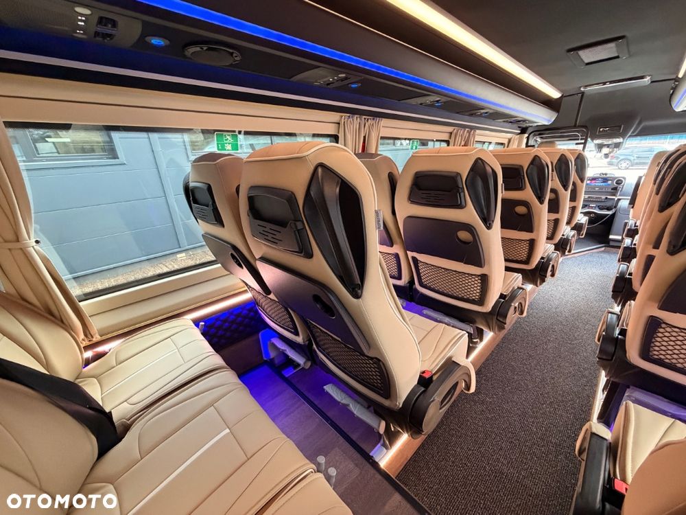 Mercedes-Benz Sprinter 519 - 25