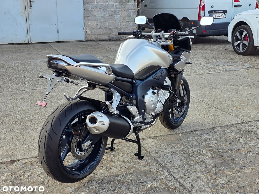 Yamaha FZ - 16