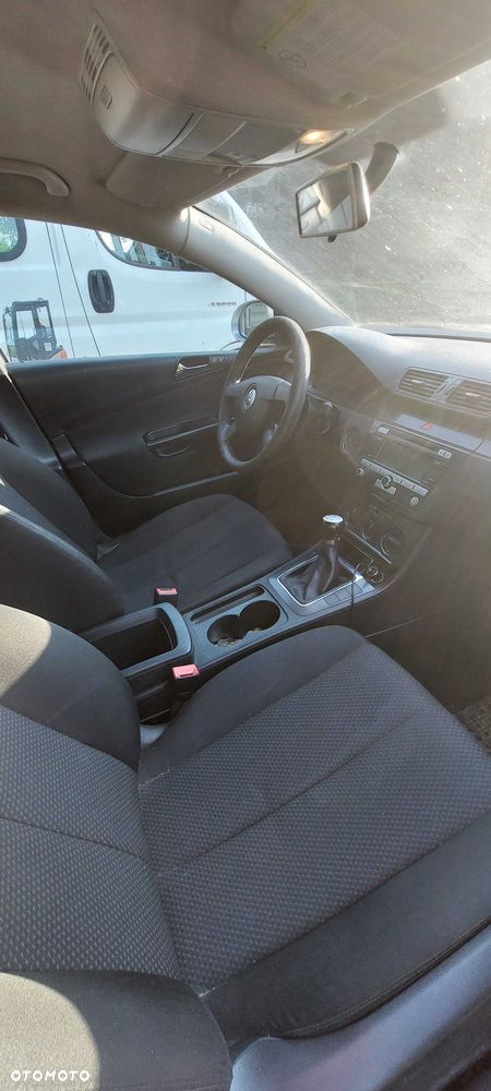 Volkswagen Passat - 4