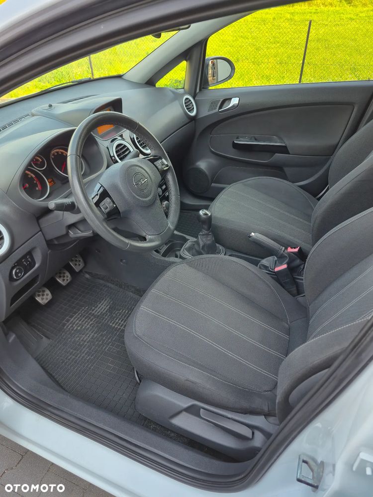 Opel Corsa 1.4 16V Color Edition - 18
