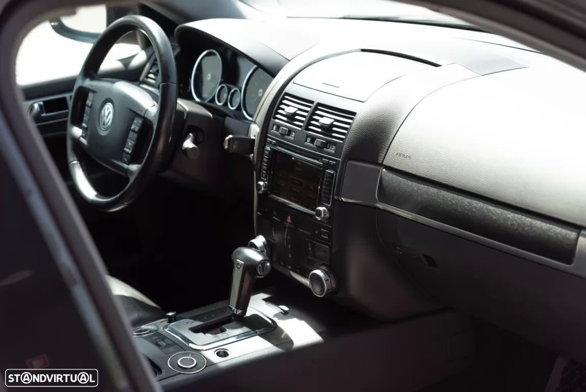 VW Touareg 3.0 TDI V6 Tiptronic - 11