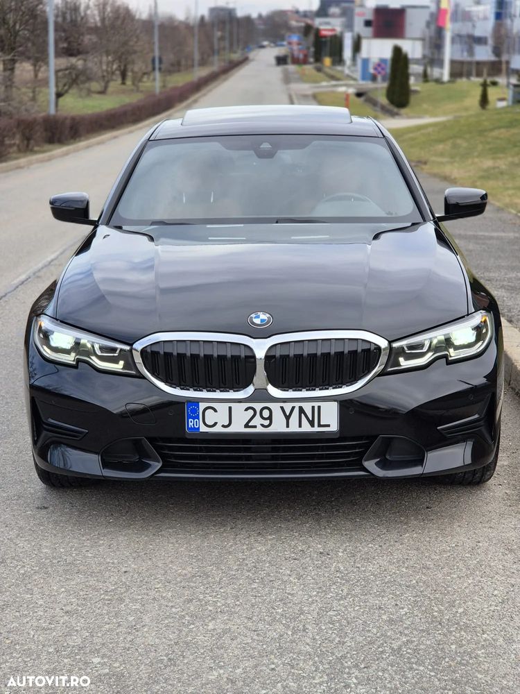 BMW Seria 3 330i Aut. Sport Line - 17