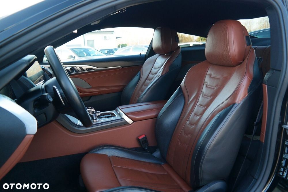 BMW Seria 8 - 12