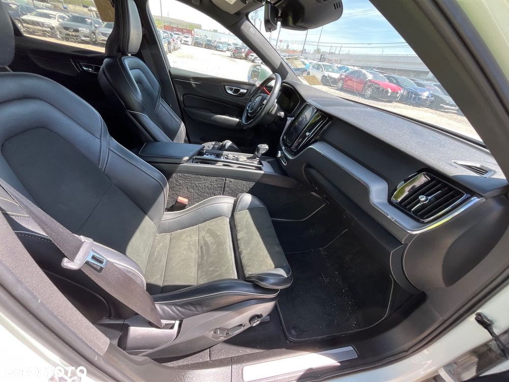 Volvo XC 60 T5 AWD R-Design - 18