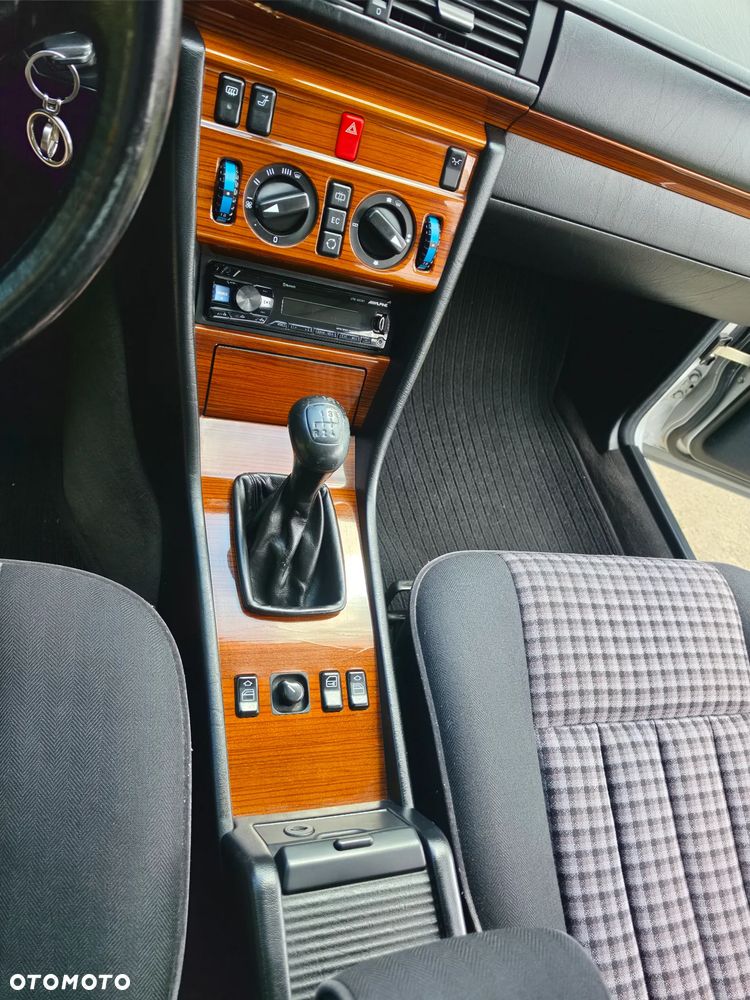 Mercedes-Benz Klasa E - 11