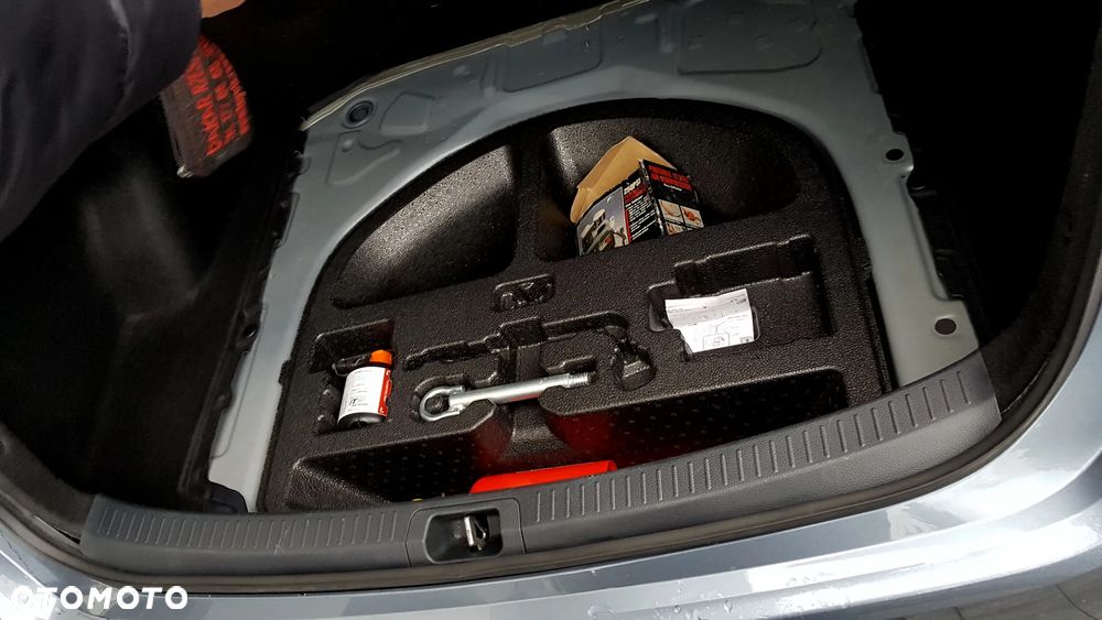 Toyota Corolla 1.6 Comfort - 12