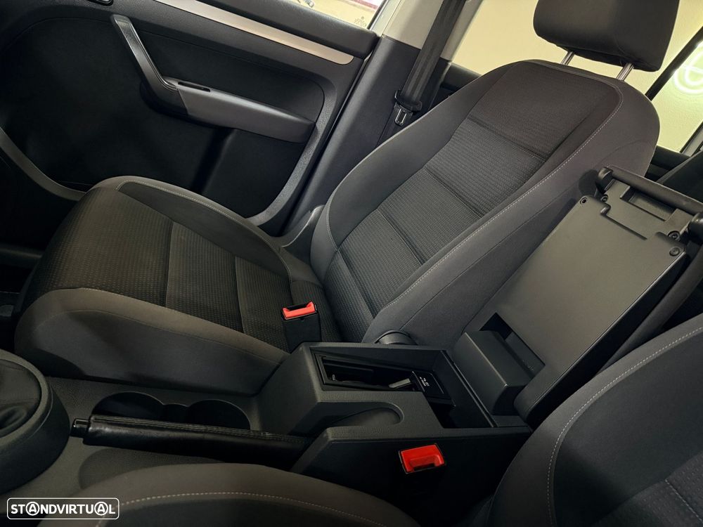 VW Touran 2.0 TDI Highline 7L - 18