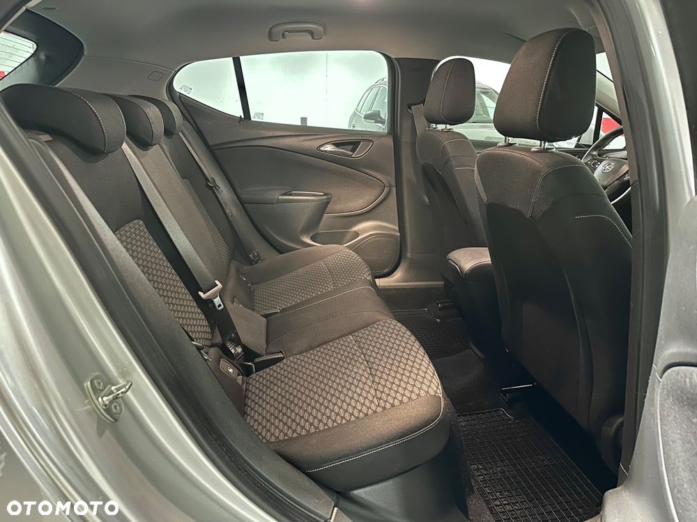 Opel Astra 1.4 T Dynamic - 11