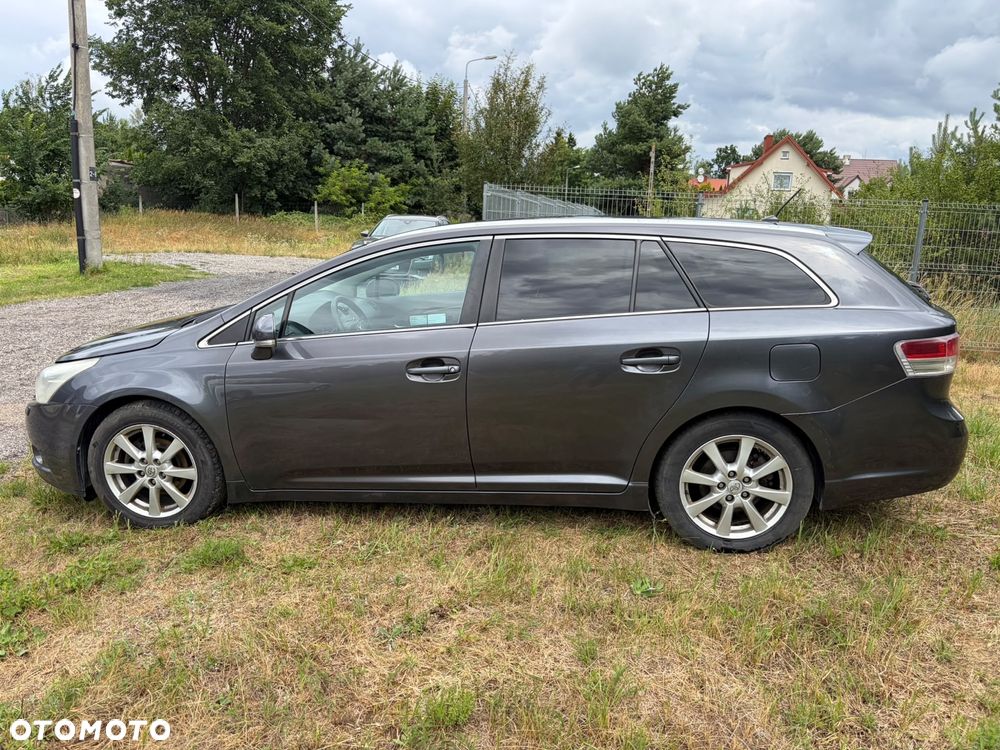 Toyota Avensis - 4