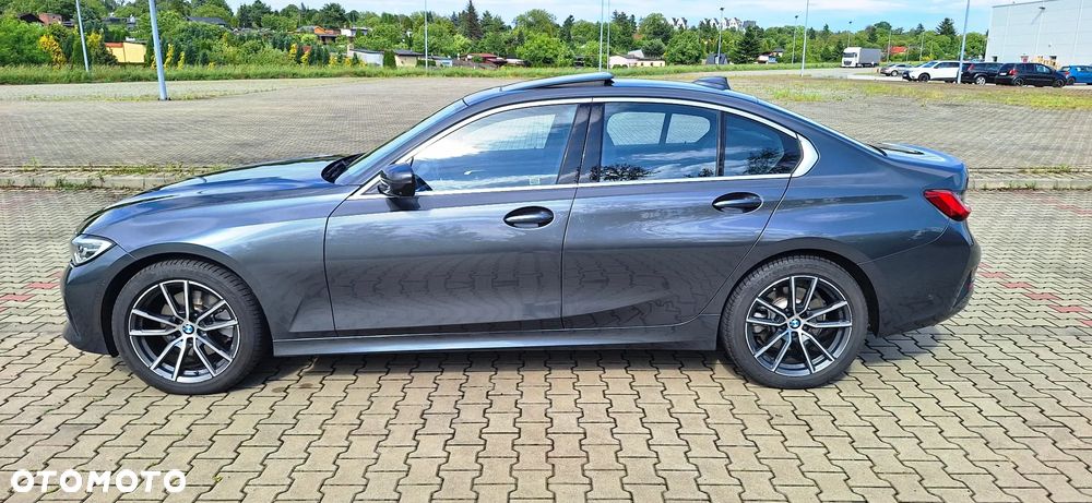 BMW Seria 3 330i xDrive Sport - 8
