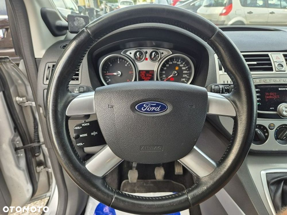 Ford Kuga - 23