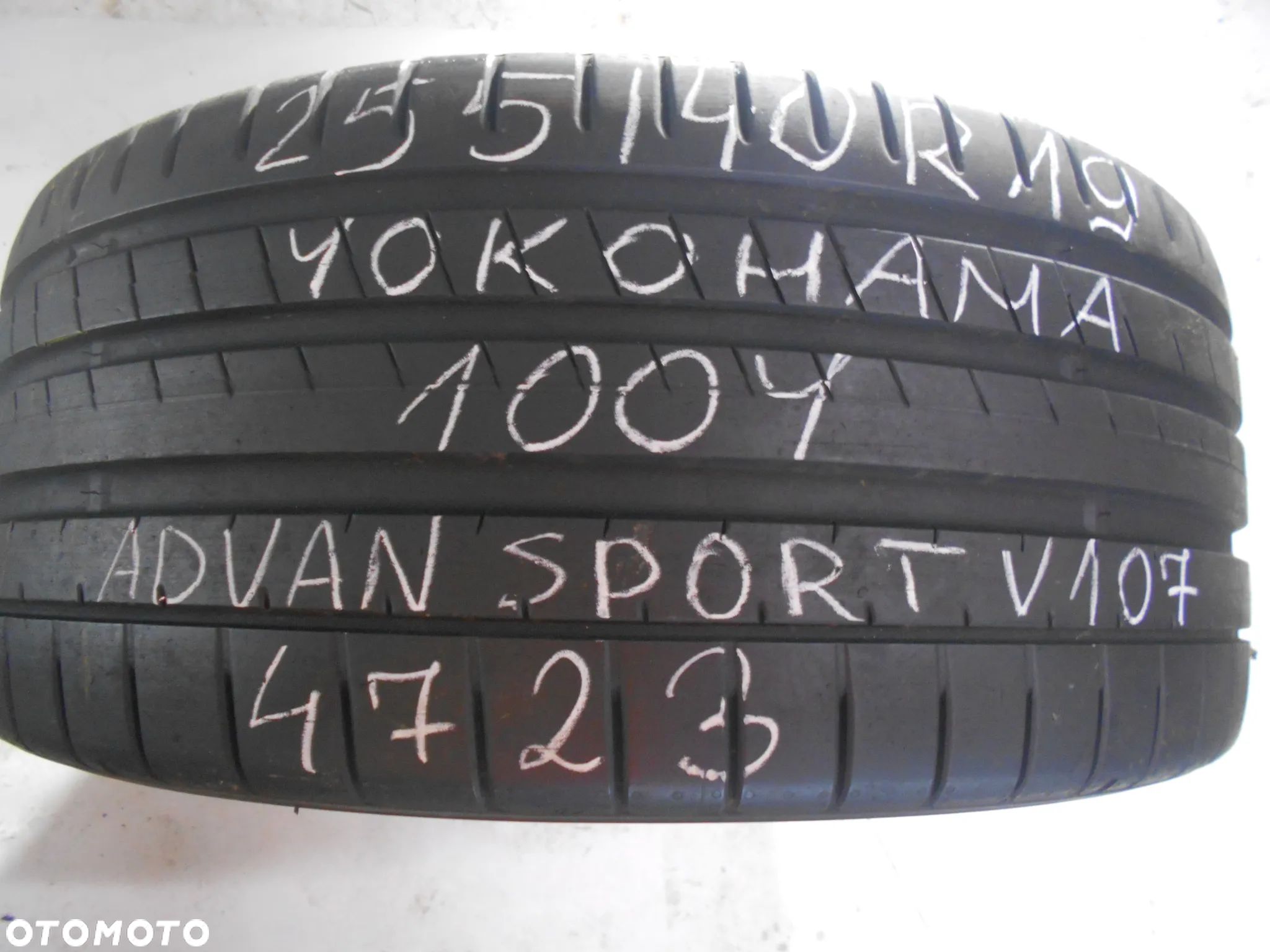OPONA POJEDYNKA 255/40R19 YOKOHAMA ADVAN SPORT V107 DOT 4723 7.9MM - 1