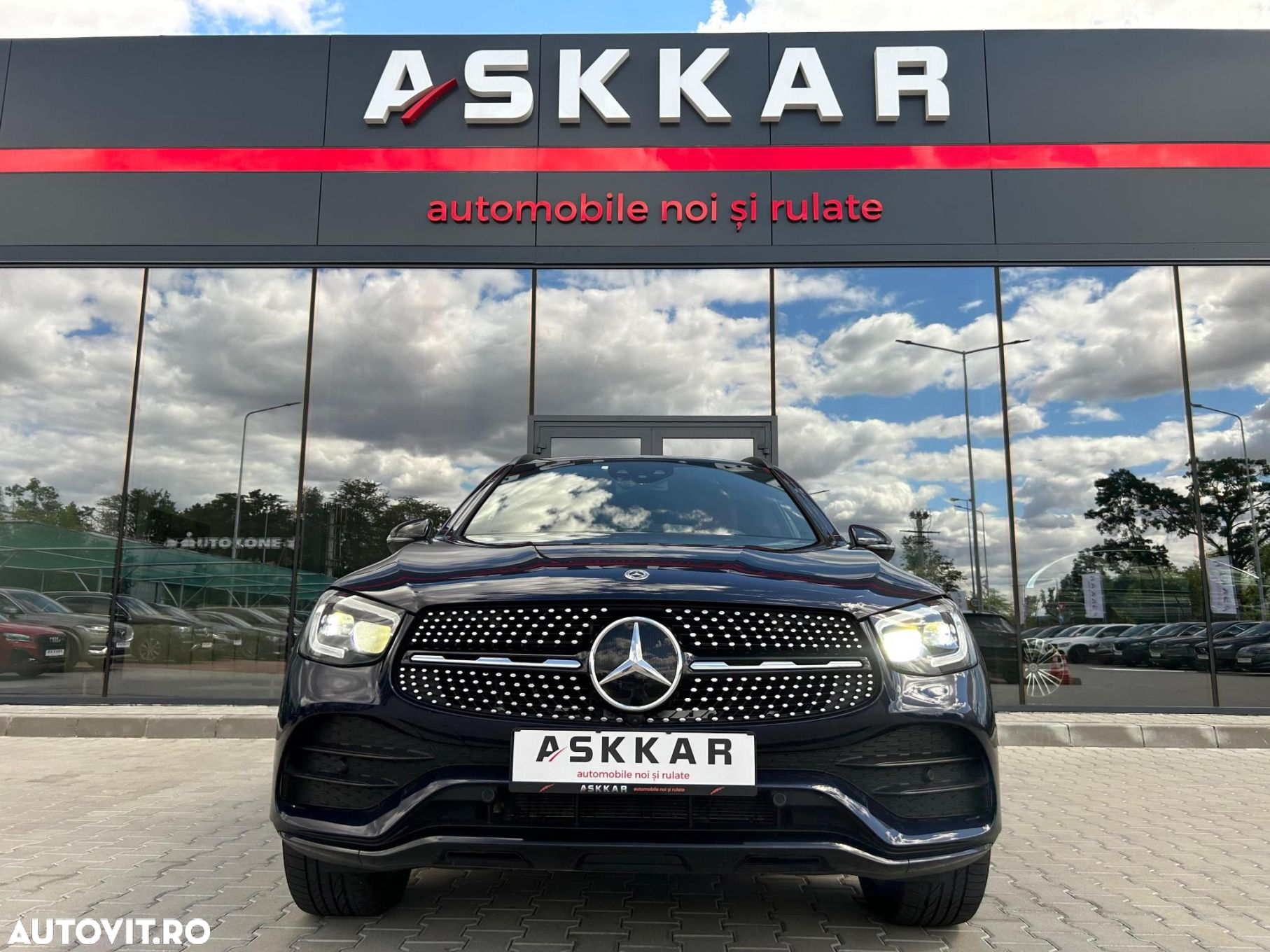 Mercedes-Benz GLC 300 e 4Matic 9G-TRONIC AMG Line - 2