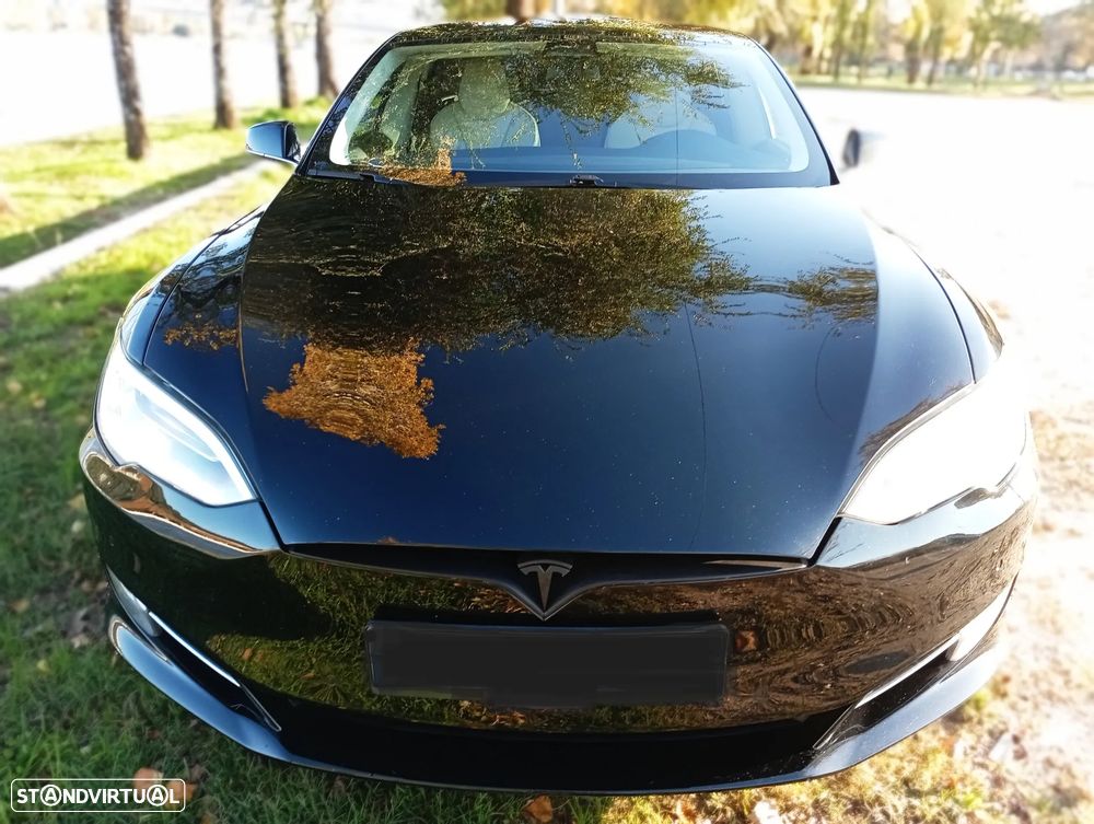 Tesla Model S - 16