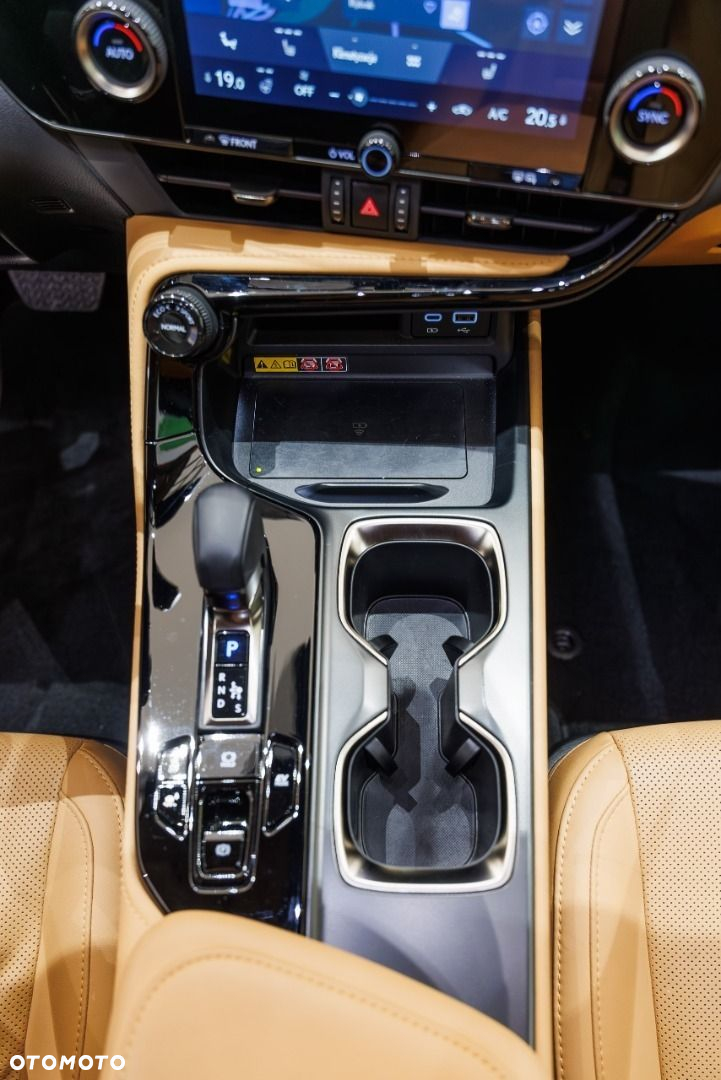 Lexus NX - 33