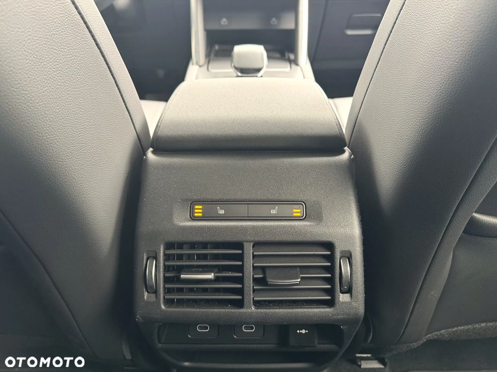 Land Rover Discovery Sport D200 - 16