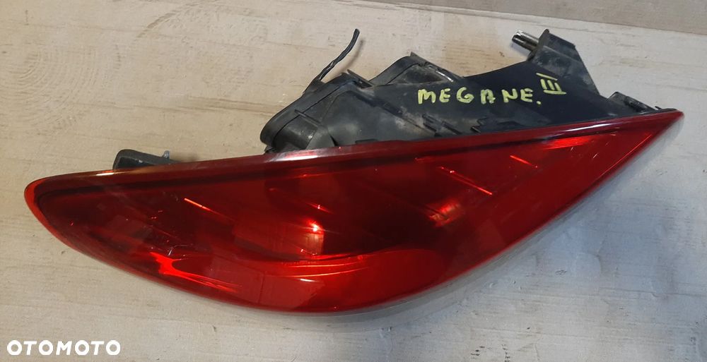 Lampa Renault MEGANE III lewy tył - 2