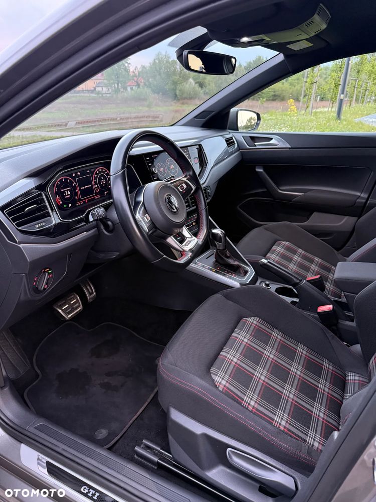 Volkswagen Polo - 8