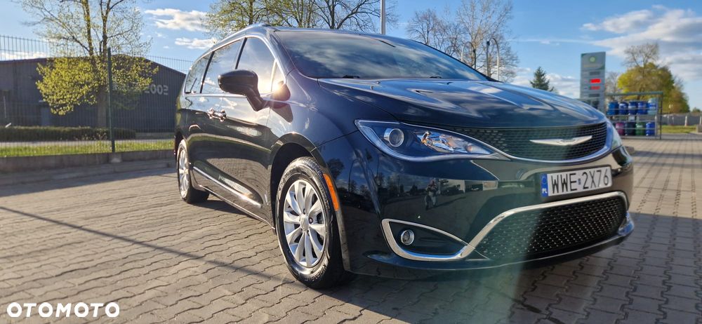 Chrysler Pacifica - 4