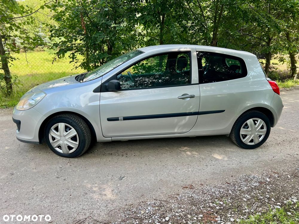 Renault Clio 1.2 16V Alize - 2
