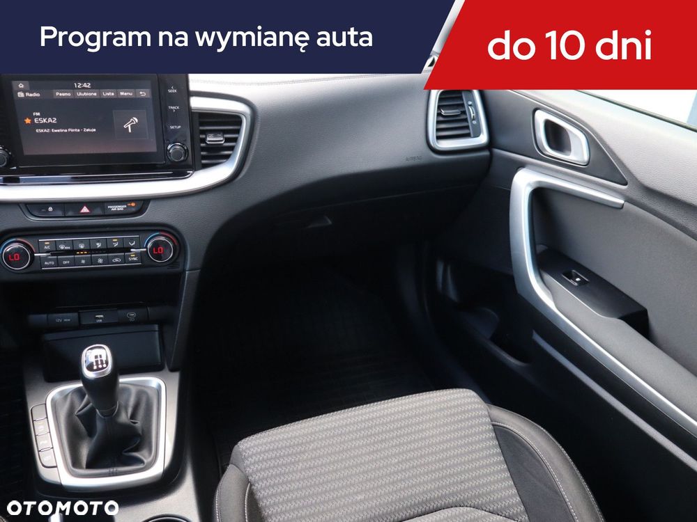 Kia Ceed - 10