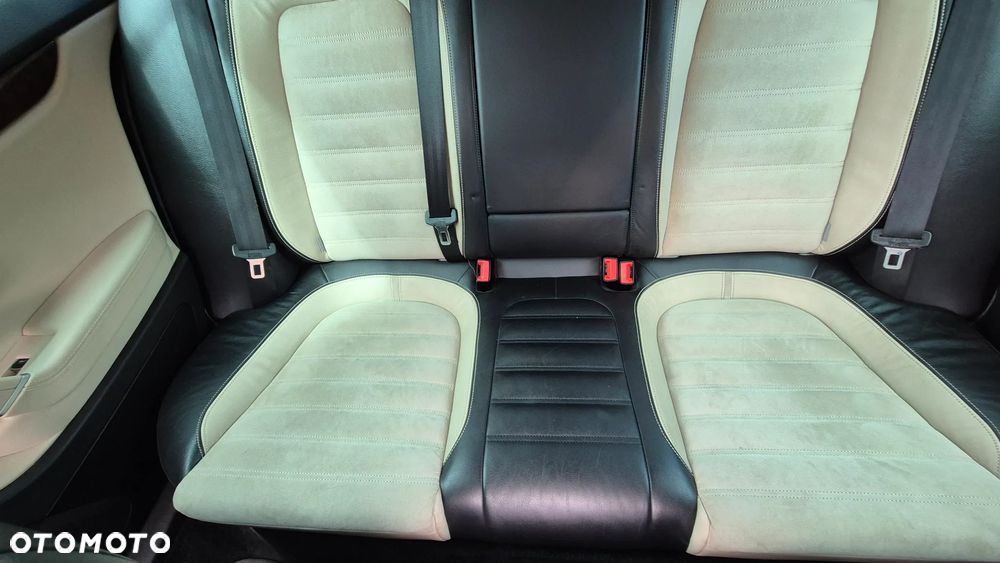 Volkswagen Passat CC - 24
