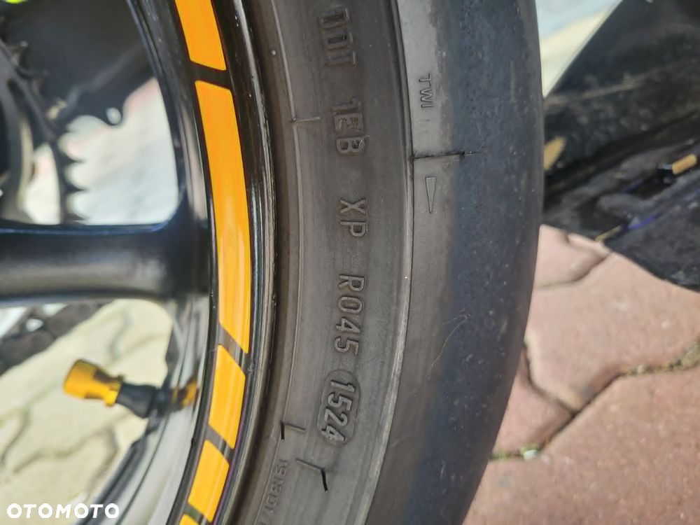 Yamaha R6 - 8