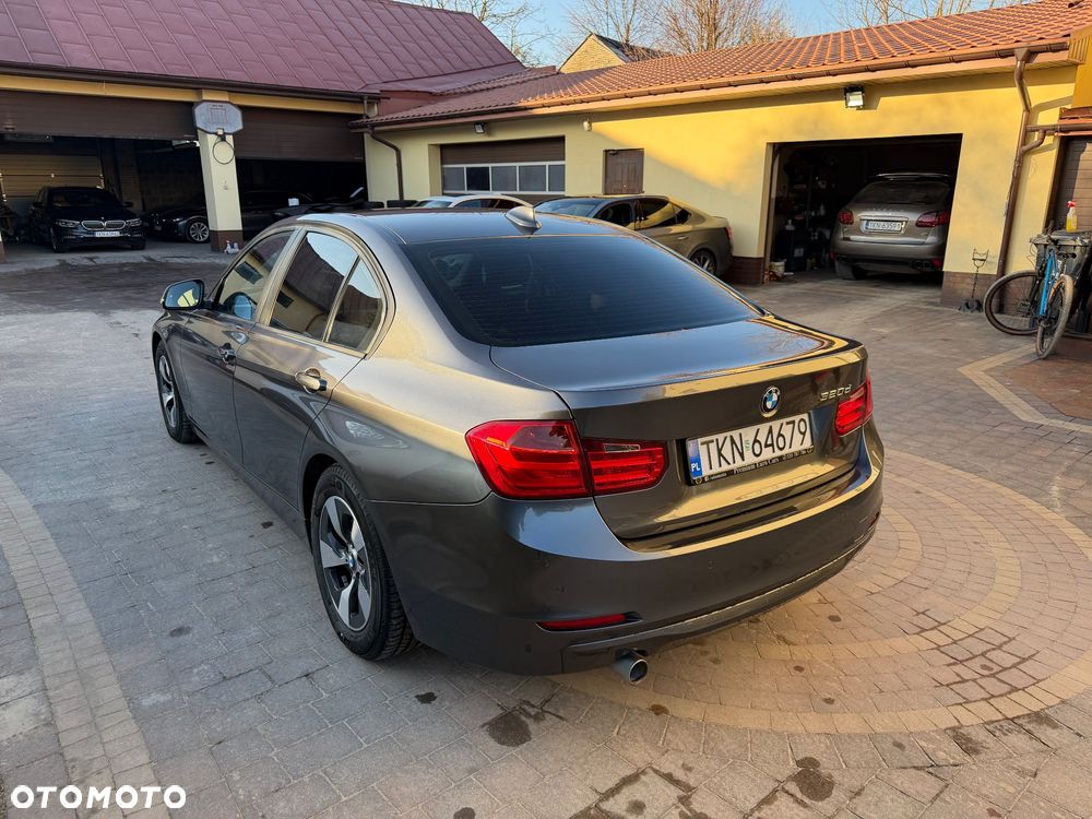 BMW Seria 3 320d Efficient Dynamics Edition - 10