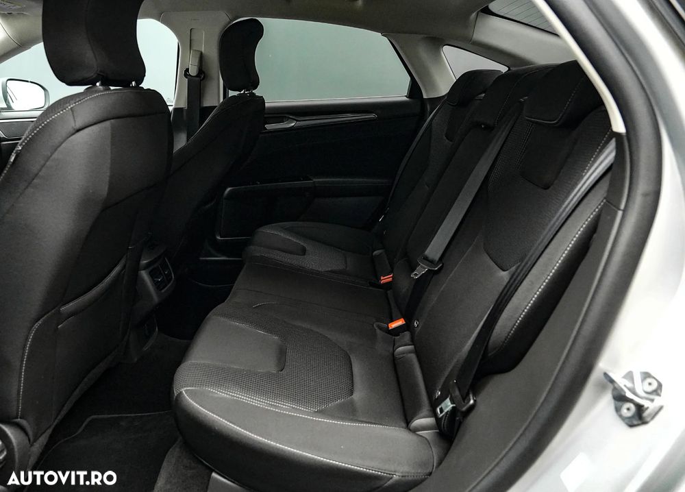 Ford Mondeo 2.0 HEV Titanium - 16