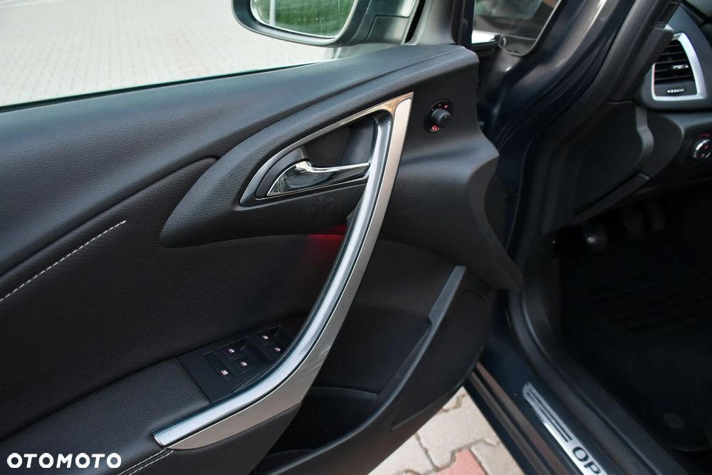 Opel Astra IV 1.4 T Cosmo - 29