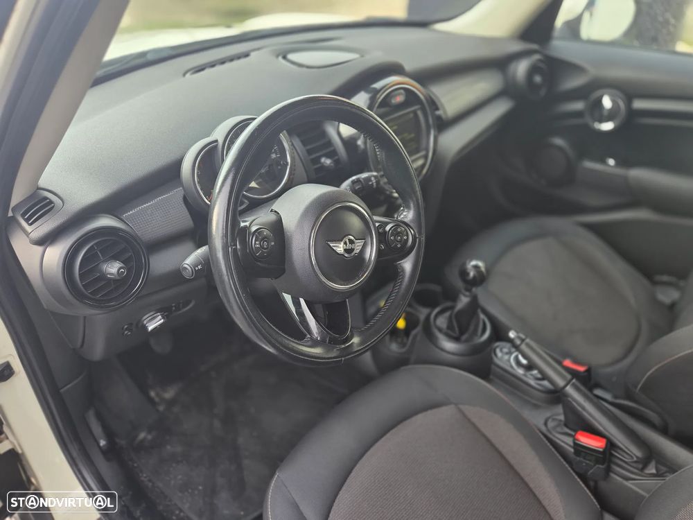 MINI 5 Portas Cooper D - 3