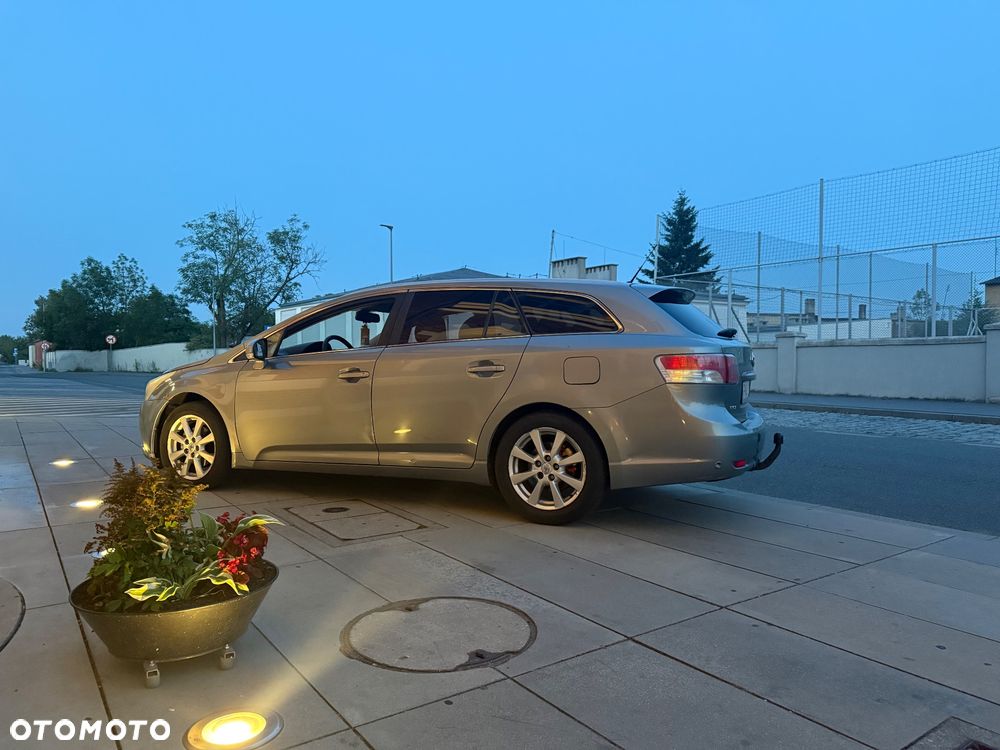 Toyota Avensis 2.0 D-4D Sol - 6