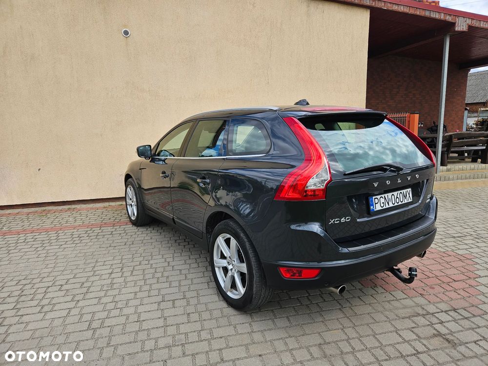 Volvo XC 60 D5 AWD Geartronic Summum - 8