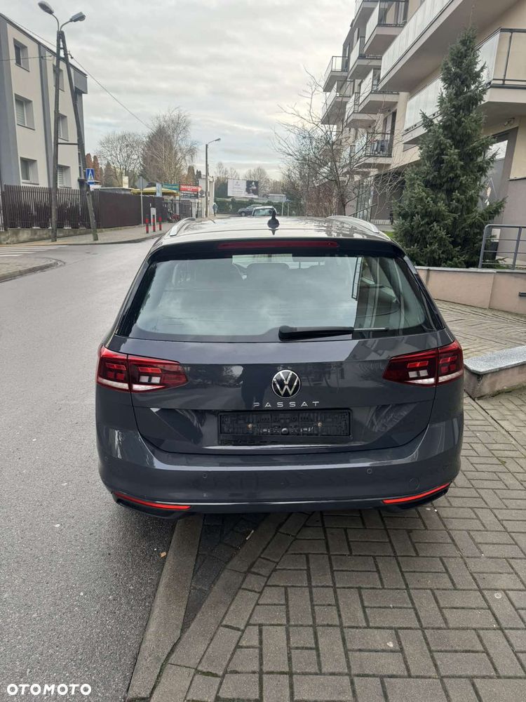 Volkswagen Passat 2.0 TDI SCR DSG Business - 13