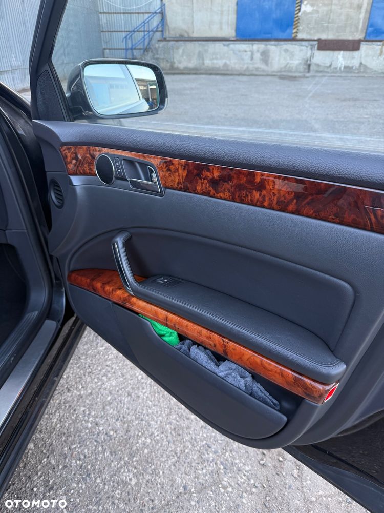 Volkswagen Phaeton 4.2 V8 4Mot (5 os.) - 31